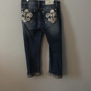 Miss Me Embellished Fleur-De-Lis Capris